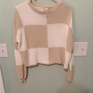 Moon & Madison Beige and White Checkered Sweater